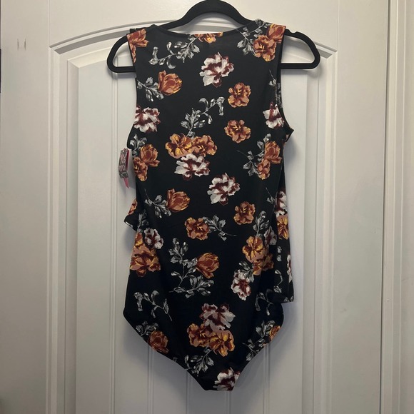 NWT Xhilaration 90s Remix Collection Women’s Ruffle V Neck‎ Floral Bodysuit Sz M - Picture 5 of 5